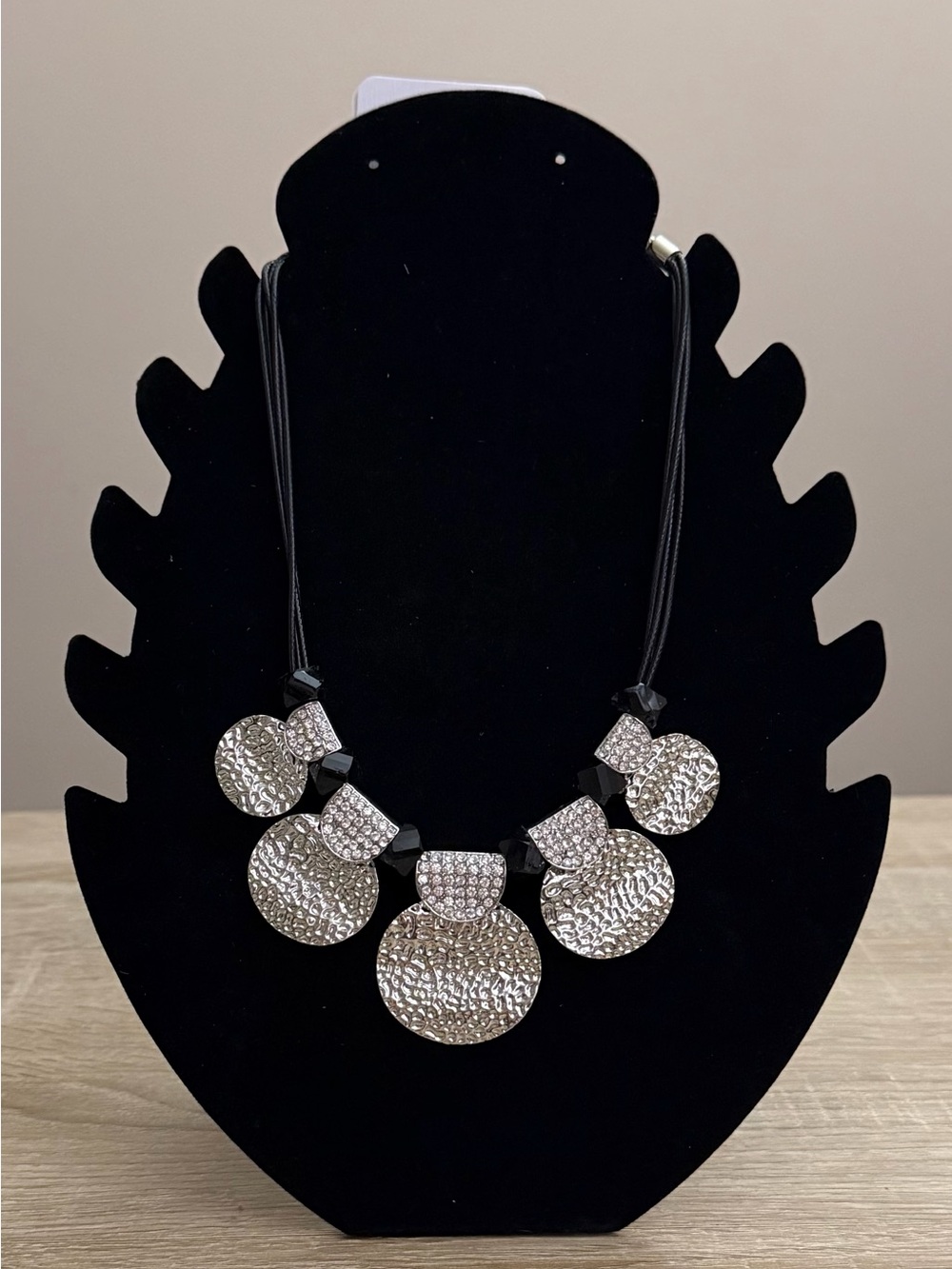 Silver Tone Statement disc Bib Necklace NWT